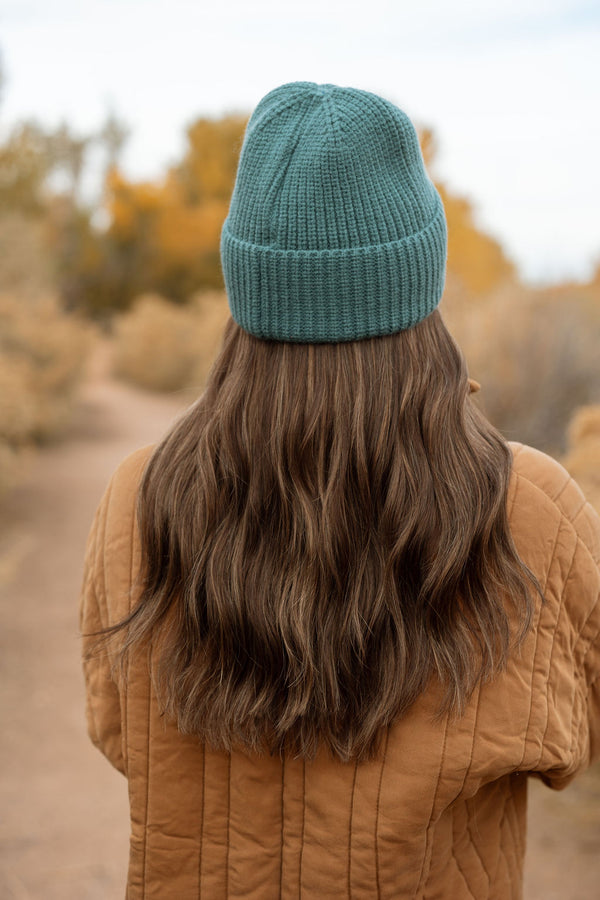 CLASSIC Highlighted Medium Brown Light Wave Hat Wig