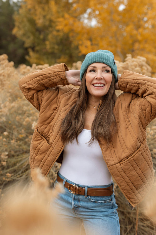 CLASSIC Highlighted Medium Brown Light Wave Hat Wig