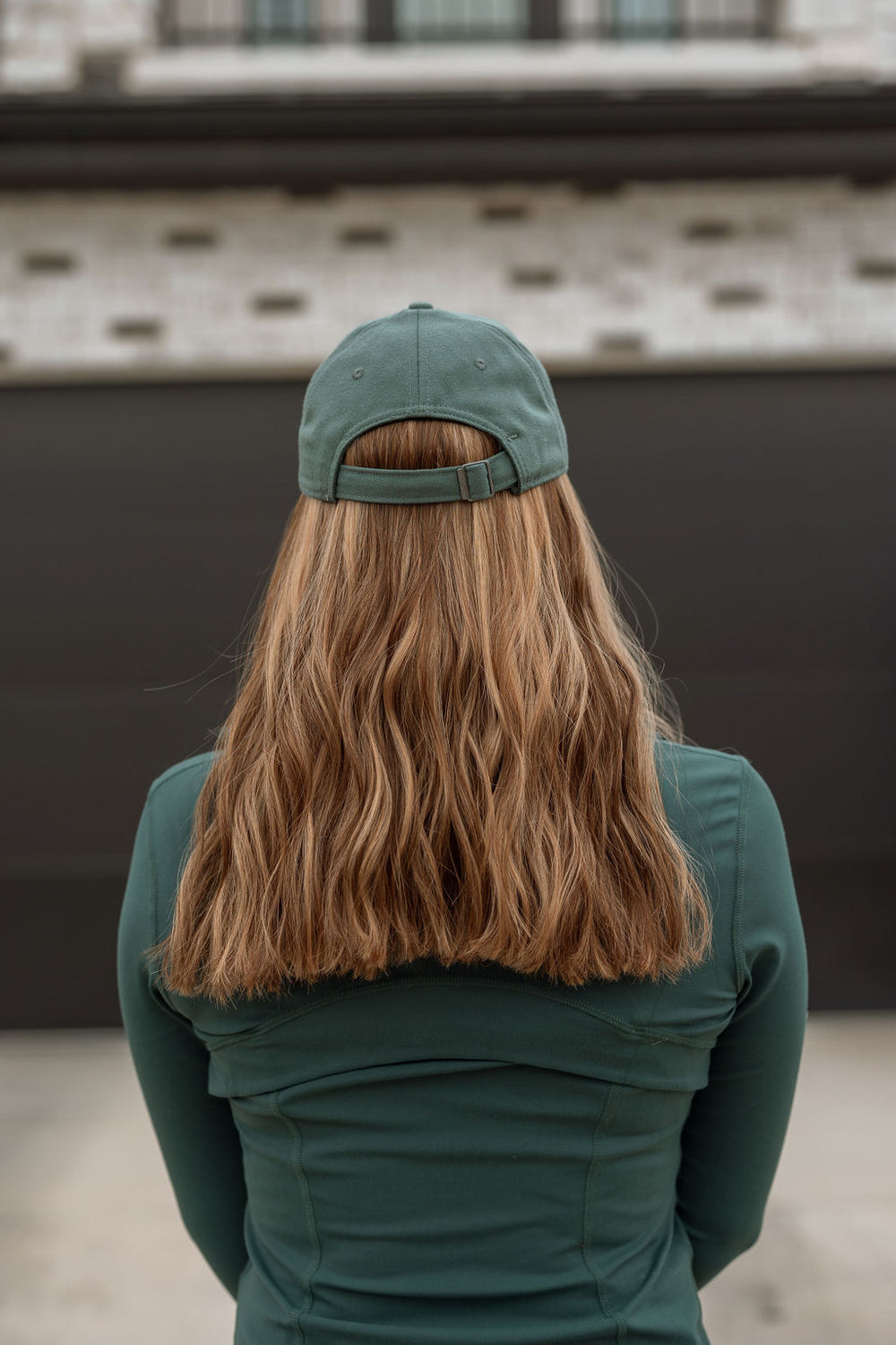 MIDI Bronde Hat Wig