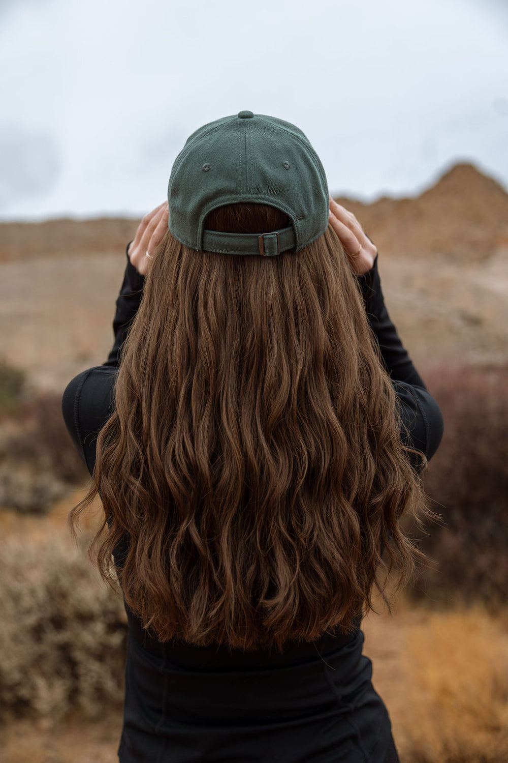 CLASSIC Medium Brown Wavy Hat Wig