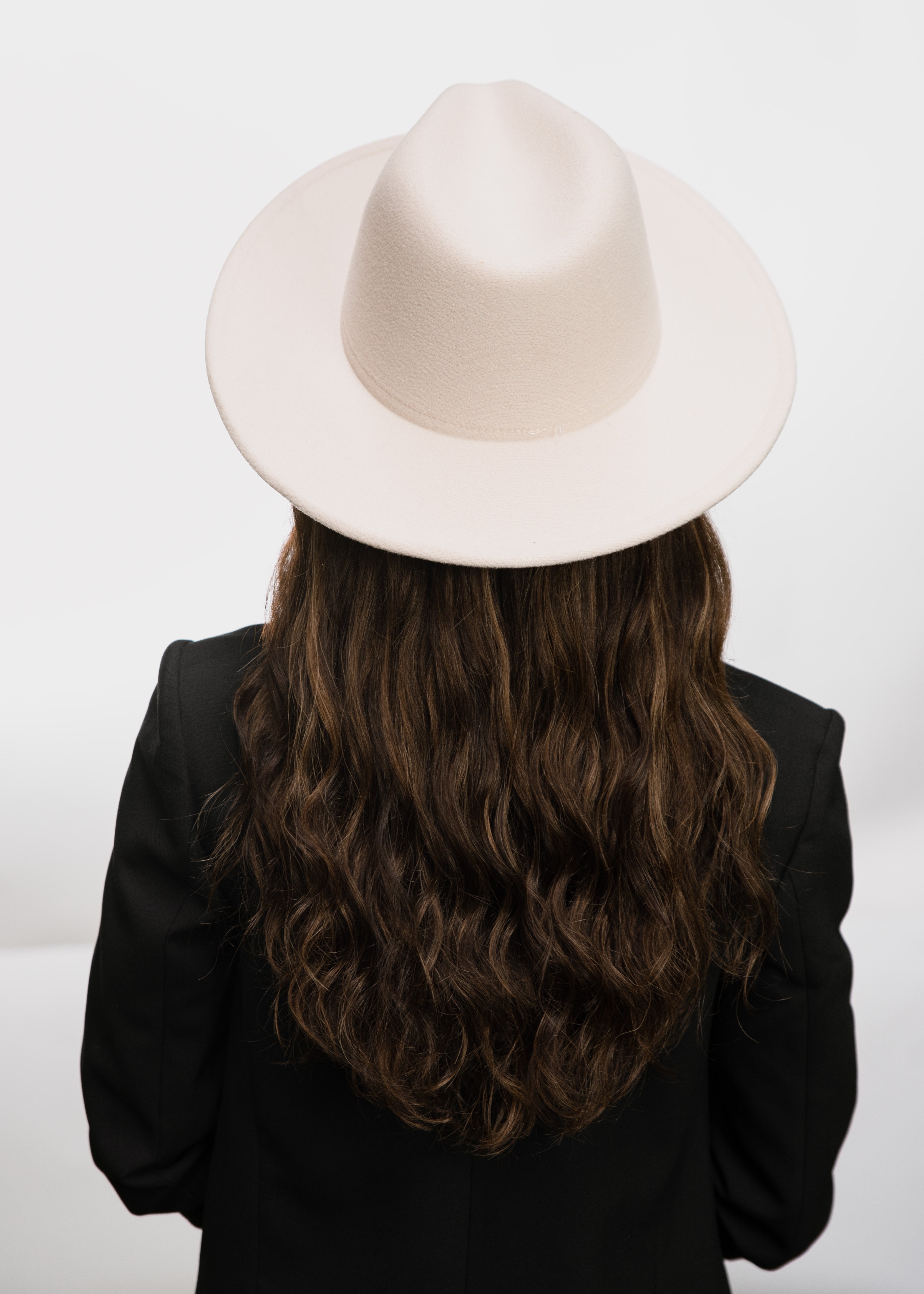 Blowout! 23" Cappuccino Wavy Hat Wig