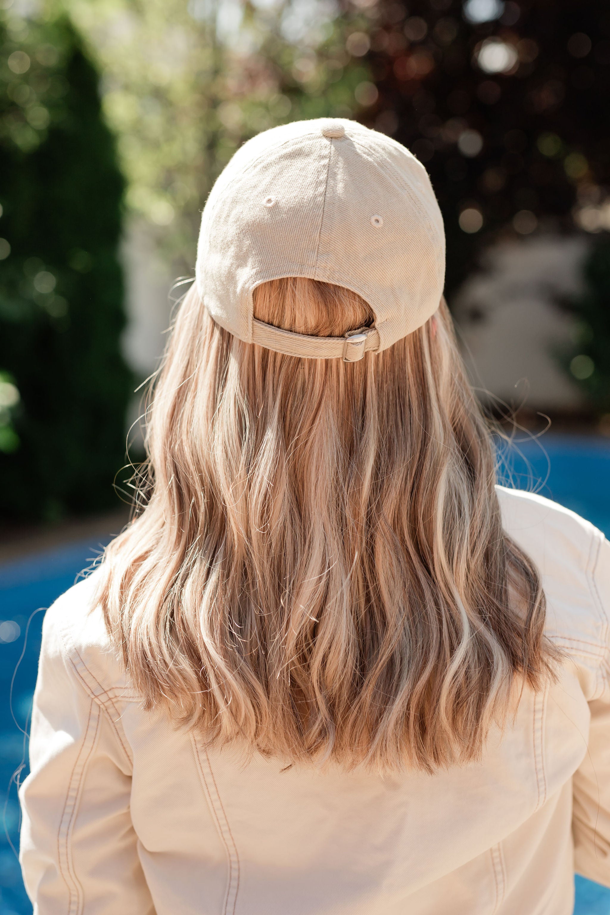 18" Sunkissed Midi Hat Wig