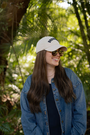 SUPER Highlighed Medium Brown Light Wave Hat Wig