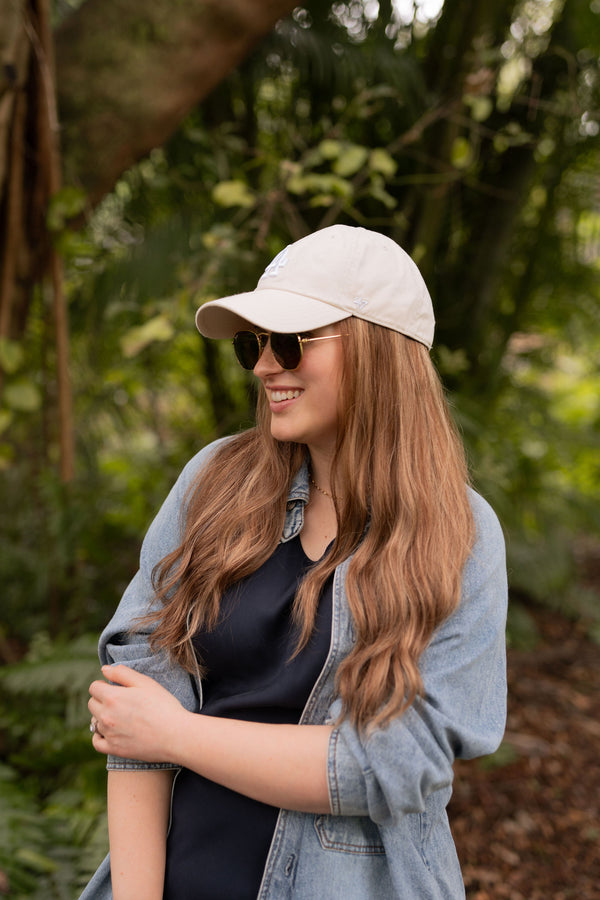 SUPER Bronde Light Wave Hat Wig