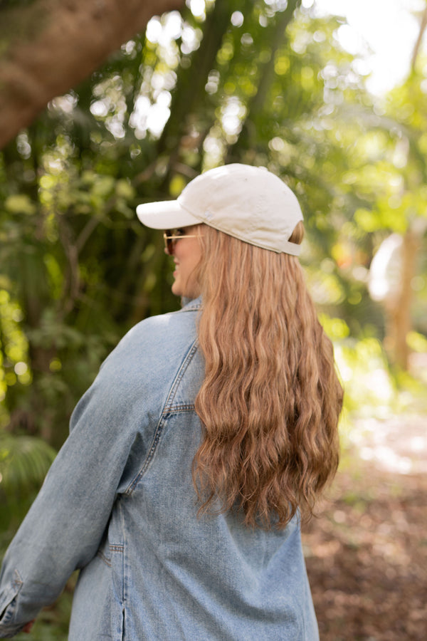 SUPER Bronde Wavy Hat Wig