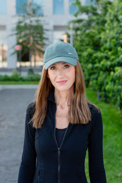 Sample Sale - MIDI Bronde Hat Wig