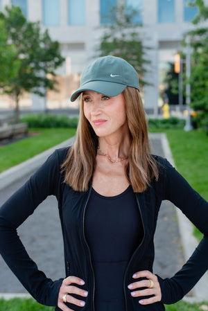 MIDI Bronde Hat Wig