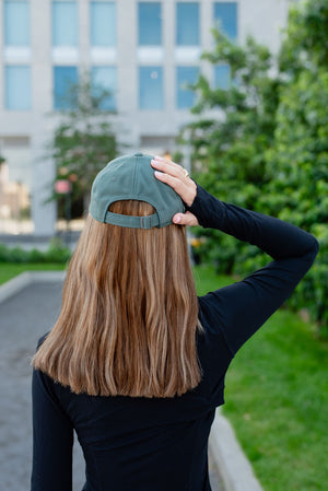MIDI Bronde Hat Wig