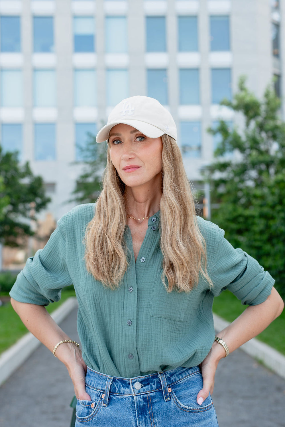CLASSIC Sunkissed Light Wave Hat Wig